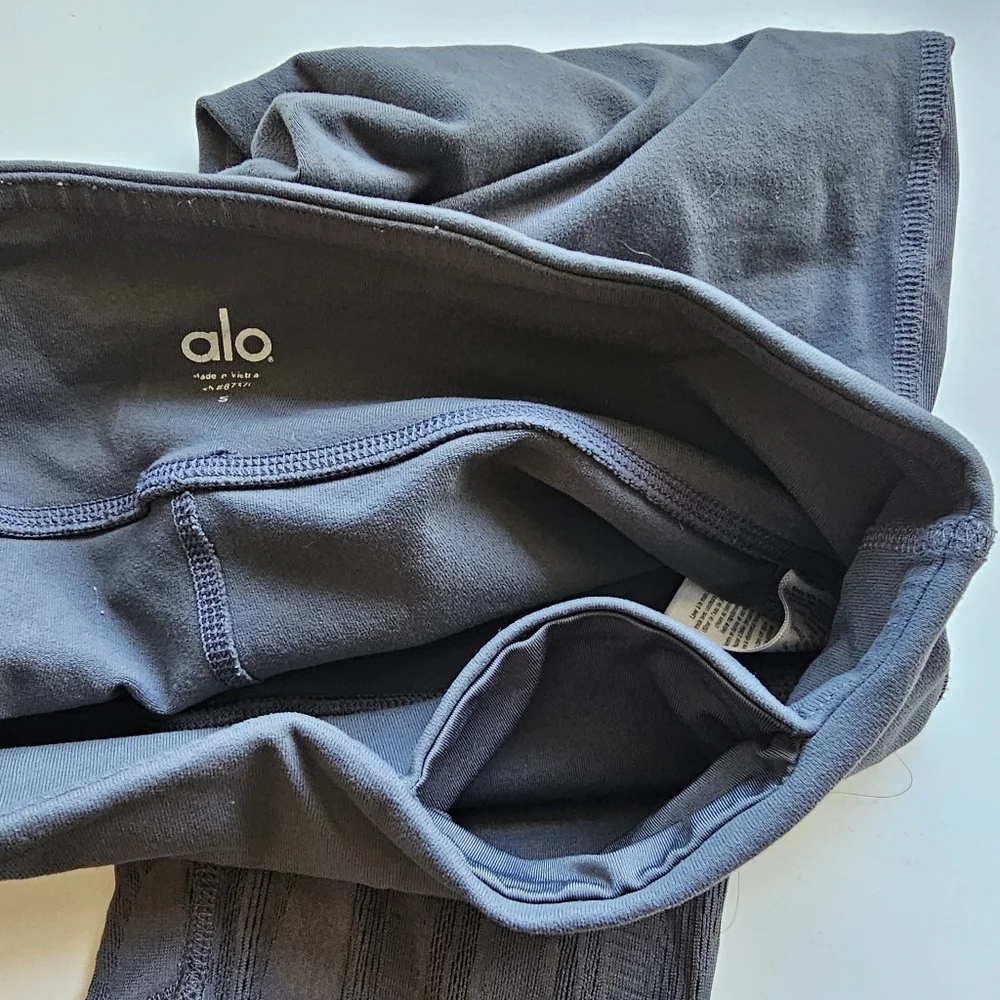 ALO Yoga womens full‎ length leggings mesh leg panel gray Small athletic gym